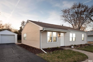 5229 N Hamilton Rd, Peoria, IL 61614