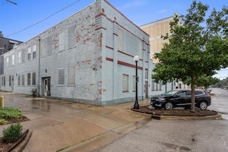 519 N Hickory St, Champaign, IL 61820