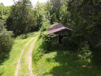 29 Choate Creek Rd, Savannah, TN 38372