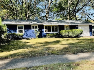 3157 Woodcliffe Dr, Muskegon, MI 49444