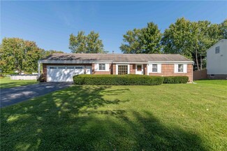 4 Weatherwood Ln, Rochester, NY 14624
