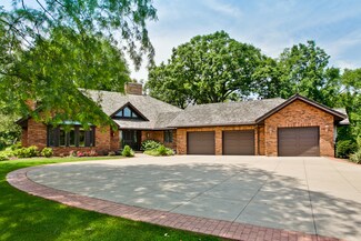 1570 Thorneberry Ct, Libertyville, IL 60048