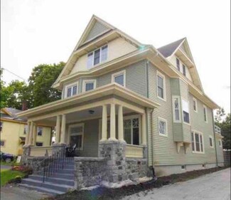 52 Grove St, Bangor, ME 04401