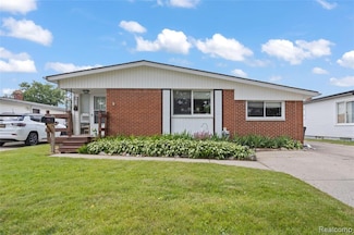 634 S Hawthorne St, Westland, MI 48186