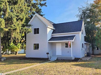 724 E North St, Ithaca, MI 48847