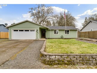 25064 Territorial Ct, Veneta, OR 97487