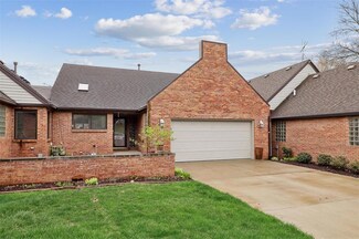 692 58th Place Unit 14, West Des Moines, IA 50266