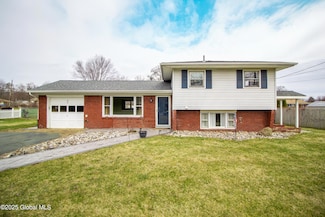 32 Homestead Dr, Latham, NY 12110