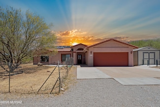 1611 Duelo Ct, Rio Rico, AZ 85648