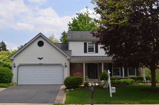 315 Old Hunt Rd, Fox River Grove, IL 60021