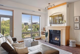240 Spring St Unit 414, Saint Paul, MN 55102