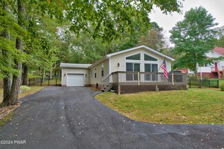 102 Mink Rd, Dingmans Ferry, PA 18328