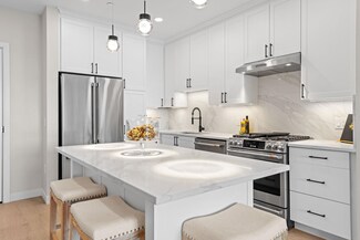 18 Artisan Dr Unit 212, Salem, NH 03079