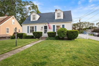 3 Arrow Ave, Warwick, RI 02886