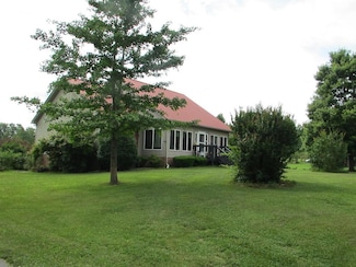 6260 Warren Henley Rd, Baxter, TN 38544