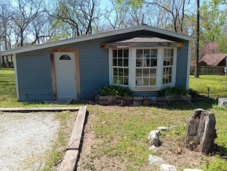 13 Missouri Dr, Afton, OK 74331