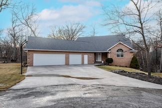 680 Dover Ct, Davis, IL 61019