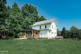 1418 Canoe Ridge Rd, Rossiter, PA 15772