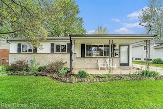 33731 Newport Dr, Sterling Heights, MI 48310