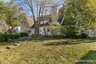 2516 Oakwood Ave NE, Grand Rapids, MI 49505