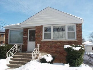 2217 S 13th Ave, Riverside, IL 60546
