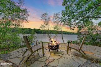 132 Forest Dr, Hawley, PA 18428