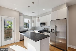 2642 Manton St, Philadelphia, PA 19146