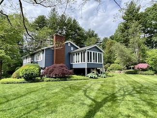 142 Baldwin Rd, Billerica, MA 01821