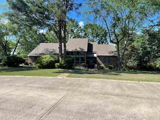 1502 Quail Creek Dr, Conway, AR 72032