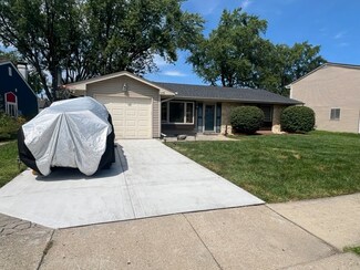 1172 Price Dr, Elgin, IL 60120