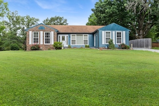 120 Slater St, White Bluff, TN 37187