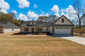204 Lee Rd, Salem, AL 36874