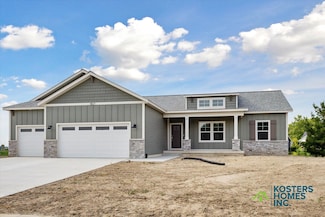 1827 Stratford Ln NW, Walker, MI 49534