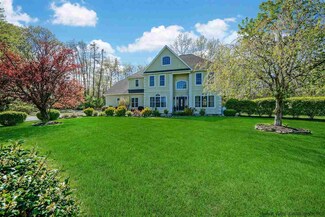 6 Sandra Dr, Marlboro, NY 12542