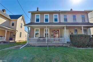 1025 Howertown Rd, Catasauqua, PA 18032