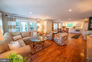 23 Saulsbury St, Dewey Beach, DE 19971
