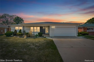 29171 Birchcrest Dr, Warren, MI 48093