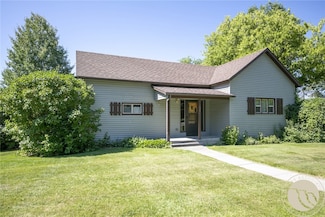 203 W 1st Ave N, Columbus, MT 59019
