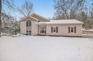 1978 Limberlost Ln, Allegan, MI 49010