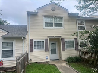 2102 King James Ct, Carrollton, VA 23314