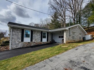 209 Hillcrest Dr, Bluefield, VA 24605
