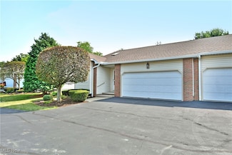 112 Woodland Trace Unit 112, Cortland, OH 44410