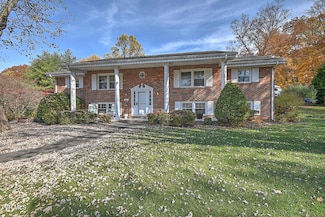 1900 Northwood Dr, Johnson City, TN 37601