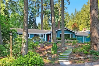 3730 NE 187th St, Lake Forest Park, WA 98155