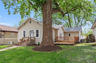 2743 Hillcrest Ave, Alton, IL 62002