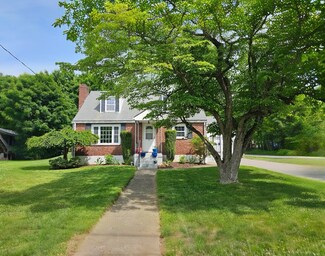 31 Elm St, Bellingham, MA 02019
