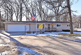 5349 Thompson Dr, Ellendale, MN 56026
