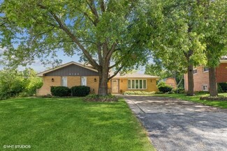9905 S 86th Ct, Palos Hills, IL 60465