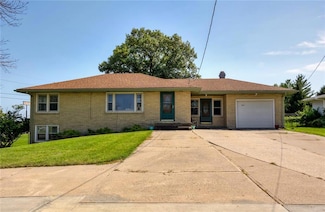 1365 NE 52nd Ave, Des Moines, IA 50313