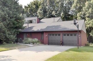 3738 Rollridge Ave, Kalamazoo, MI 49004